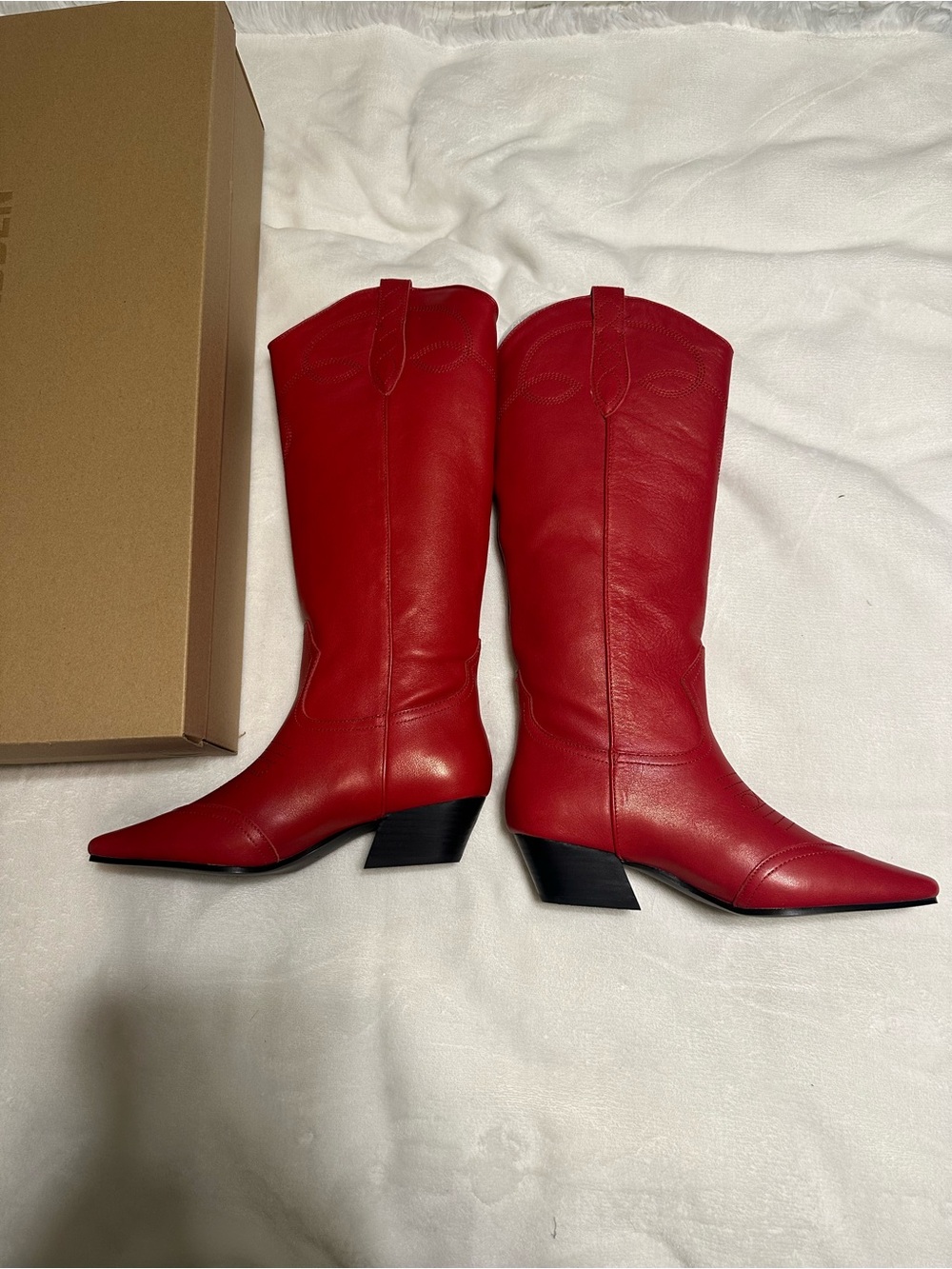 Steve Madden red leather boots size 7.5 NIB
